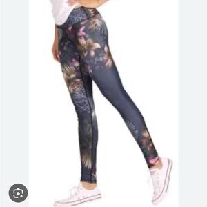 NWT Yoga Democracy Palm Reader print Rare out of stock Women's Leggings